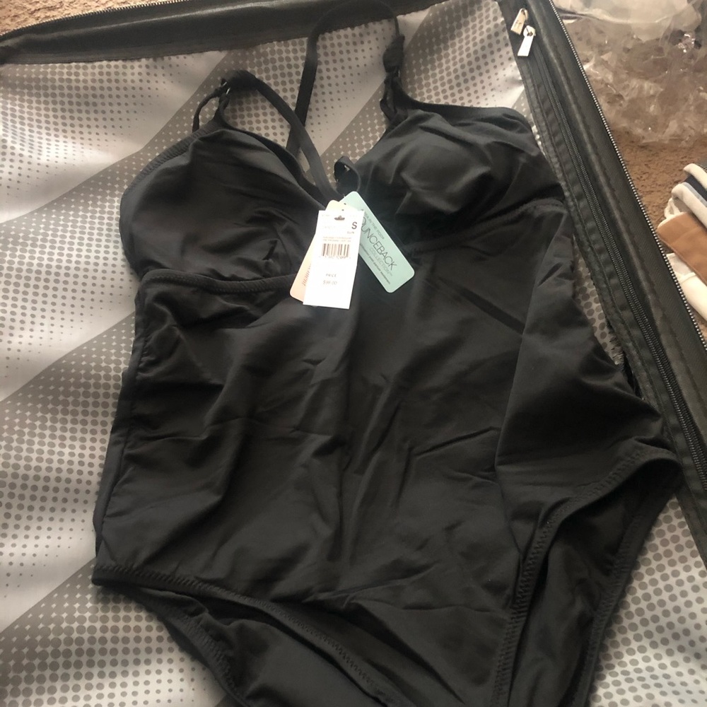Black swimsuits pregnancy